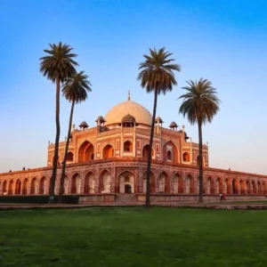  Humayun's Tomb in Delhi, World Heritage site showcasing Mughal architecture 